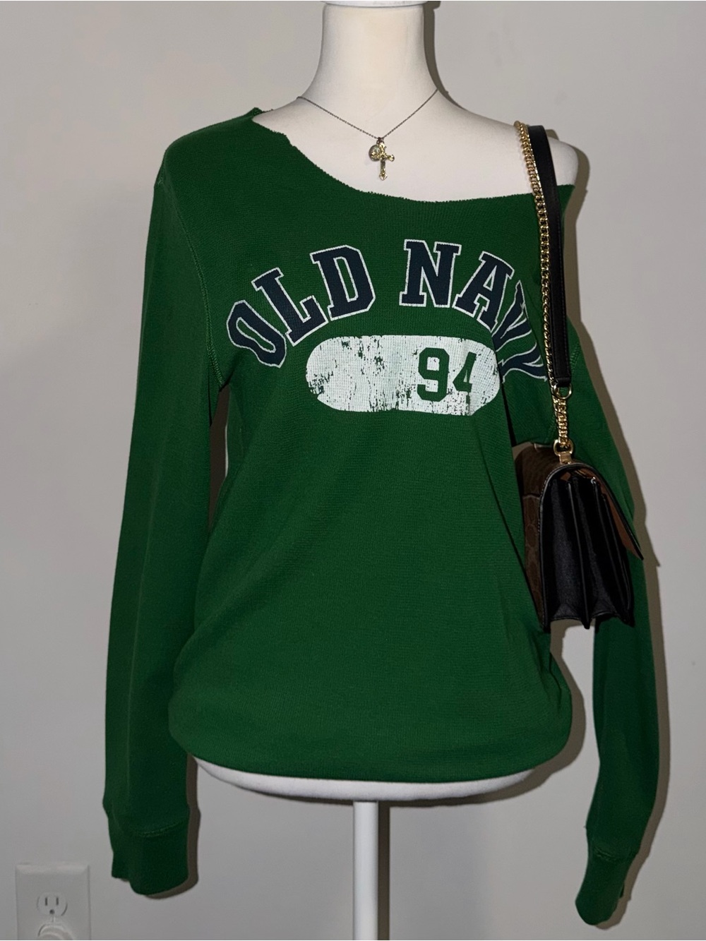 2000s vintage 2009 green Old Navy 94’ spellout long sleeve top